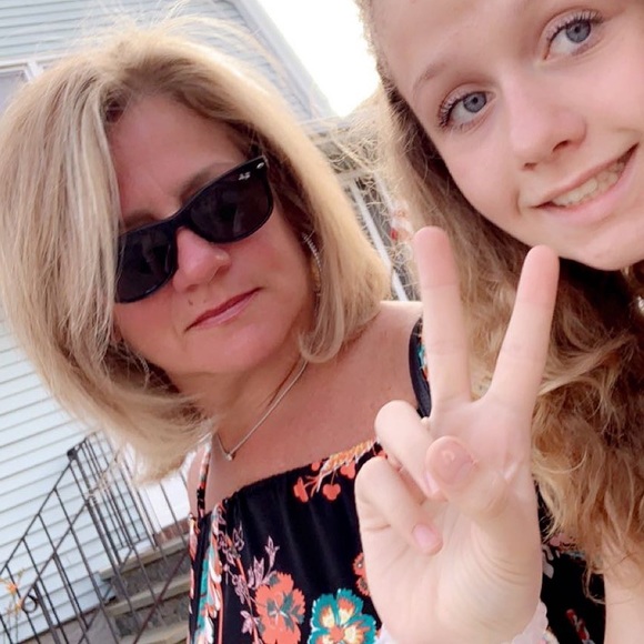 Meet your Posher, Rosanne - Picture 1 of 1